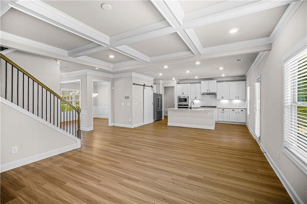 18 Dorothy Ln - Photo 3 of 21