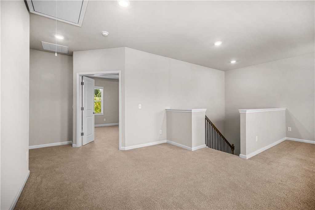 18 Dorothy Ln - Photo 6 of 21