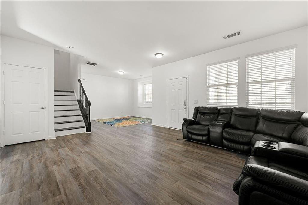 1183 Lanier Springs Dr - Photo 2 of 30