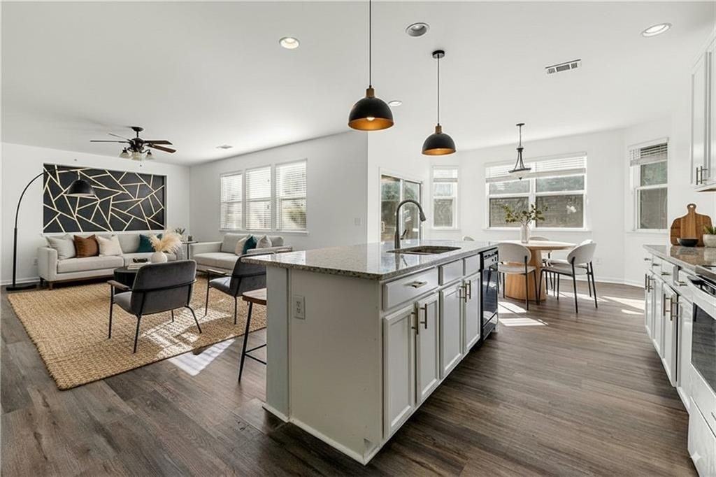 1183 Lanier Springs Dr - Photo 3 of 30