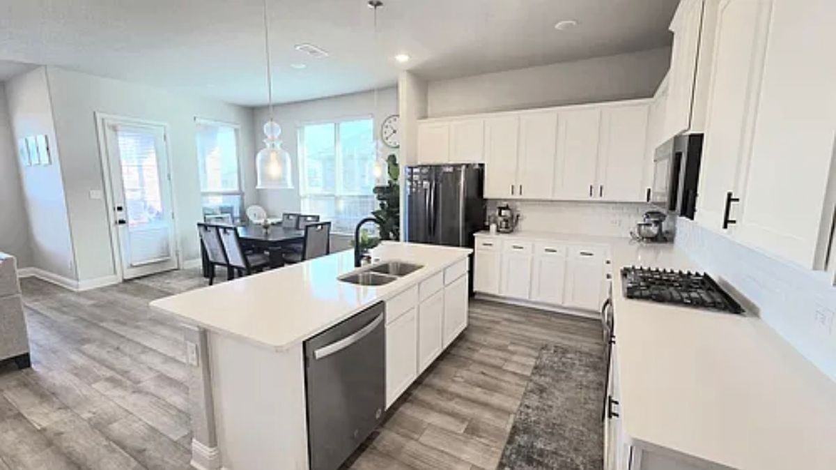 2719 Lazy Pine Ln - Photo 4 of 16