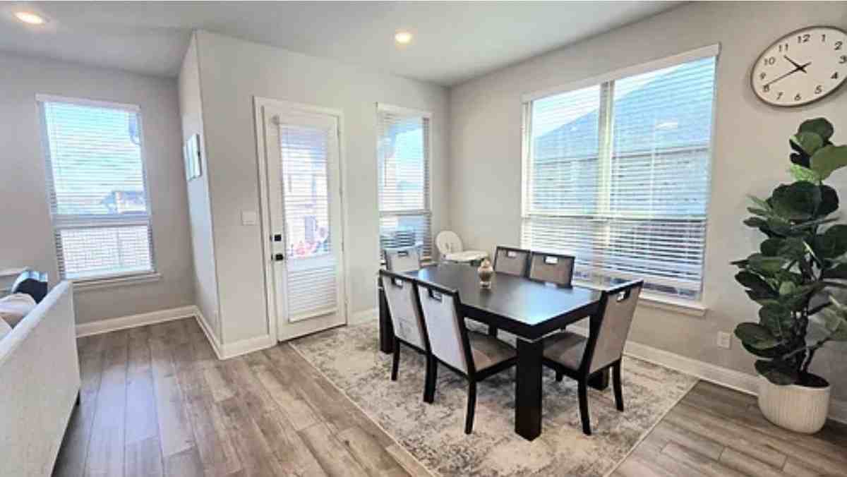 2719 Lazy Pine Ln - Photo 5 of 16