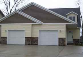 featured image of 1504 Illinois Dr #B