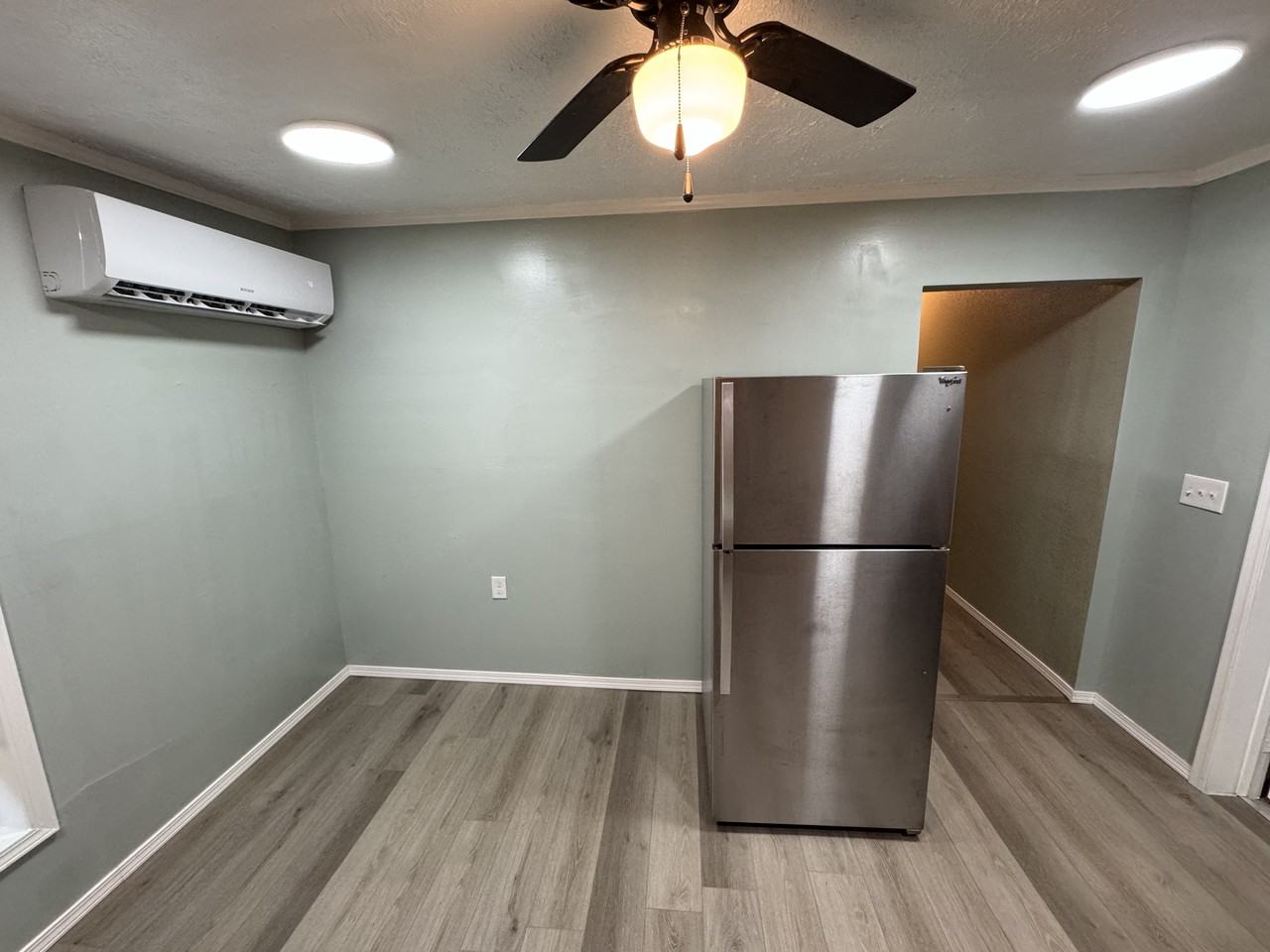 111 Mcconnell Ave - Photo 4 of 17