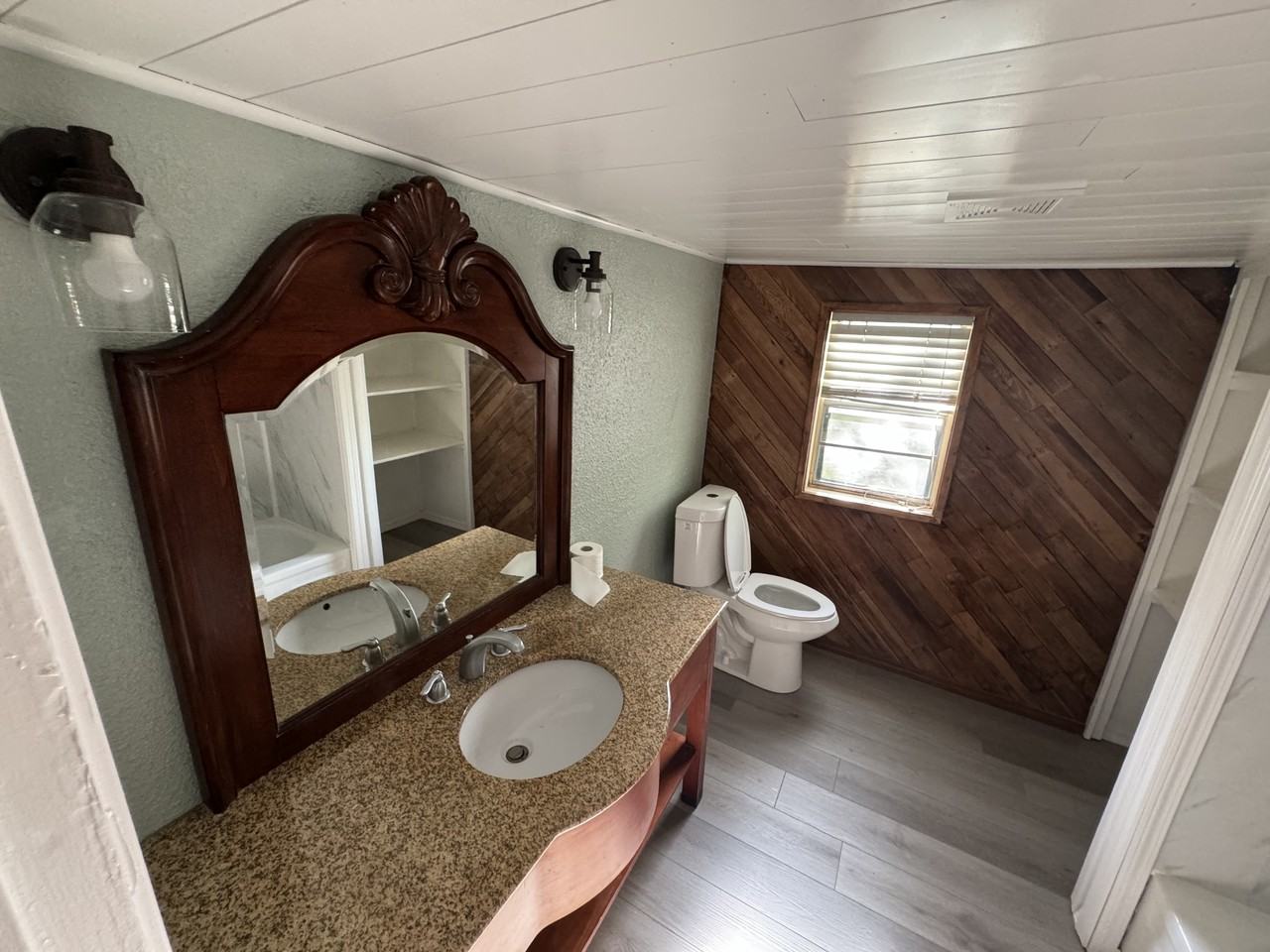 111 Mcconnell Ave - Photo 6 of 17