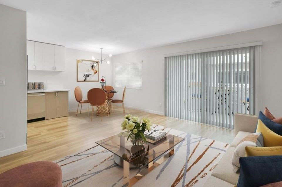 21007 Victor St - Photo 2 of 39