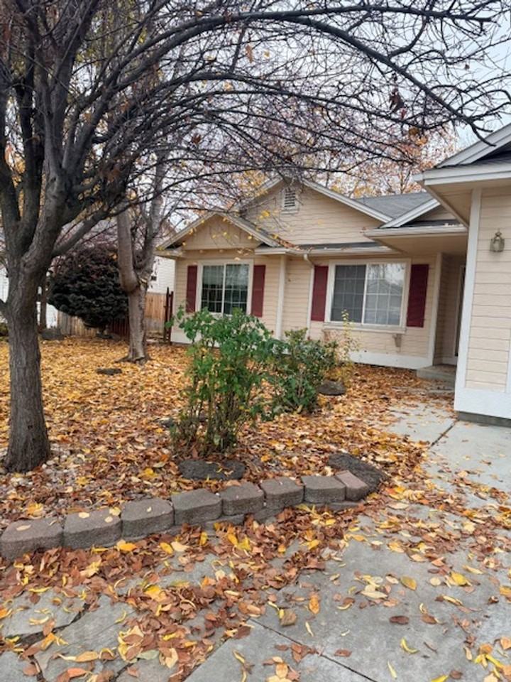 1241 N Cathy Ave - Photo 3 of 17