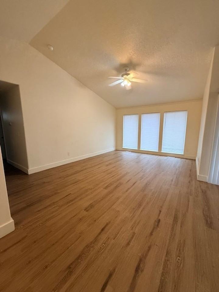 1241 N Cathy Ave - Photo 5 of 17