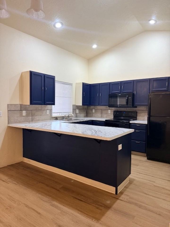 1241 N Cathy Ave - Photo 7 of 17