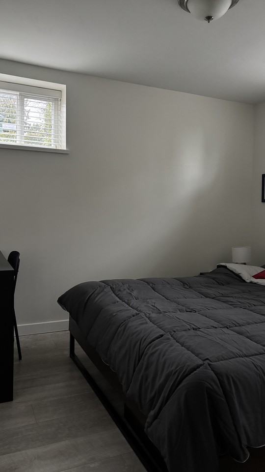 1093 Adderley St - Photo 3 of 10