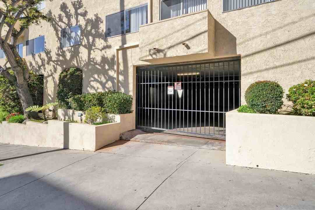 1394 Midvale Avenue, - Photo 4 of 50