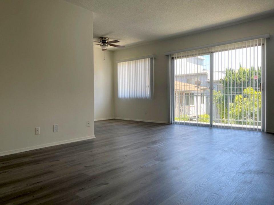 1240 Saltair Avenue, - Photo 5 of 50