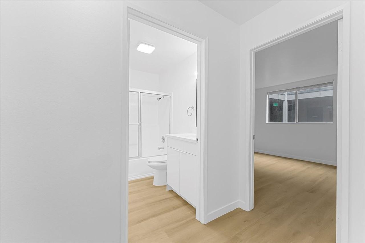 1785 Beloit Ave - Photo 4 of 17