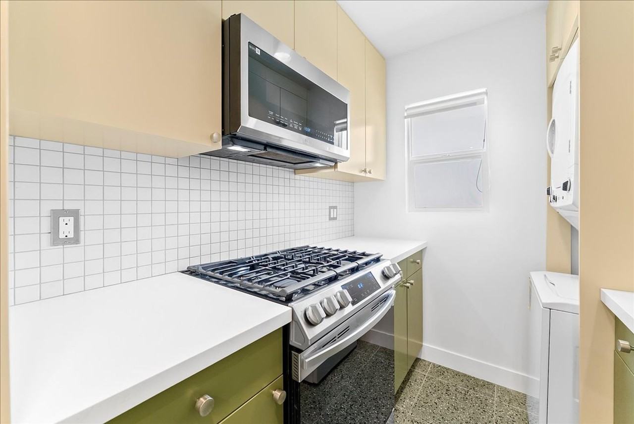 6615 Franklin Ave. - Photo 3 of 10