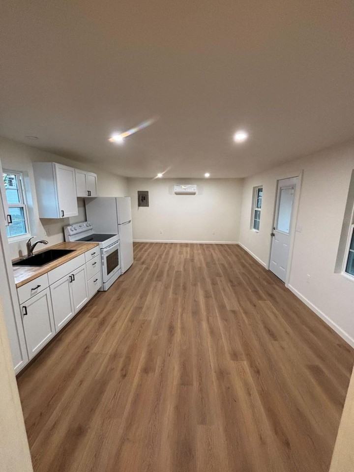 Cranfield Resort - Photo 2 of 14