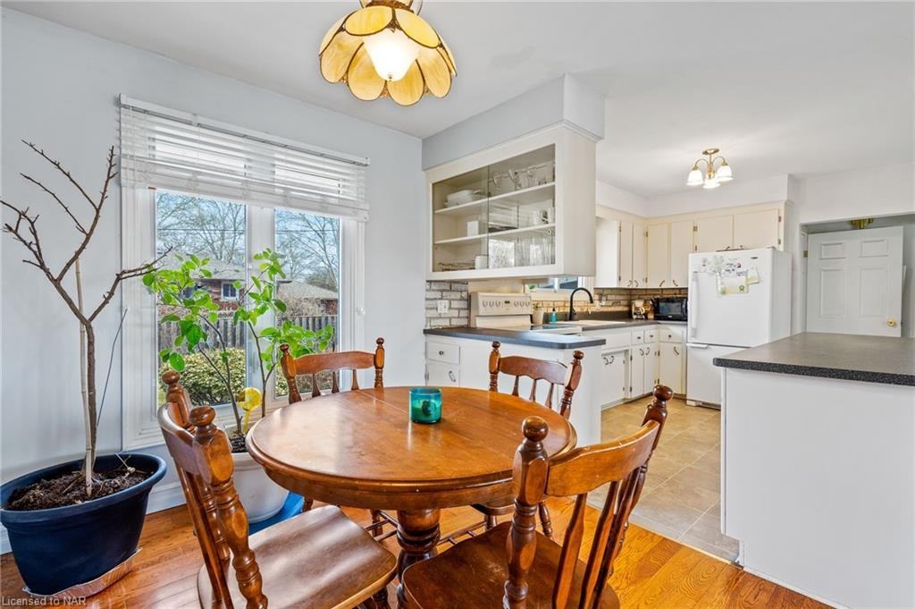 90 Rochelle Dr - Photo 5 of 11