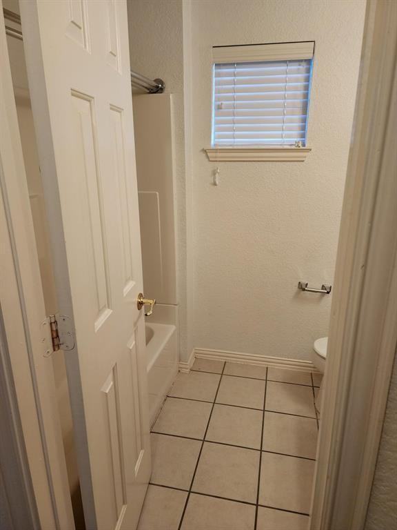 9808 Castlewood Dr - Photo 6 of 15