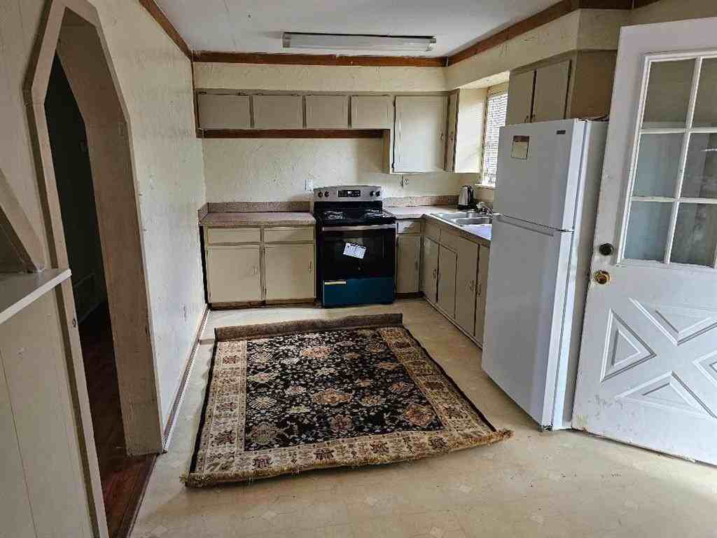 13022 State Highway 121 N - Photo 4 of 33