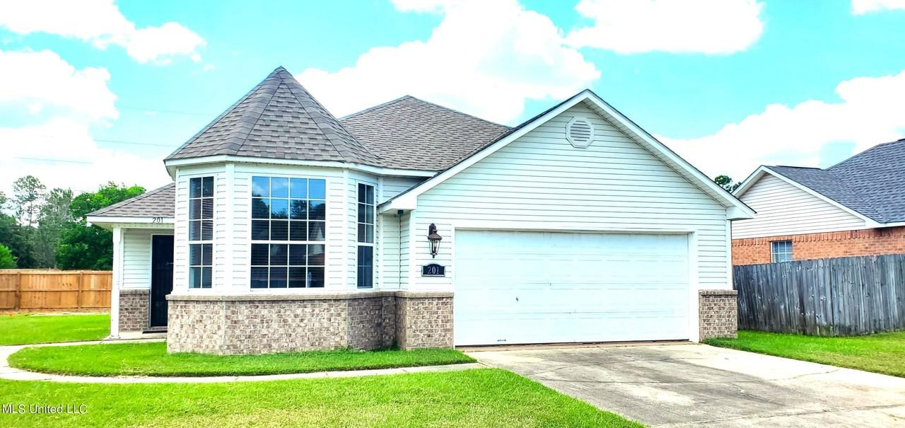 201 April Ln - Photo 2 of 15