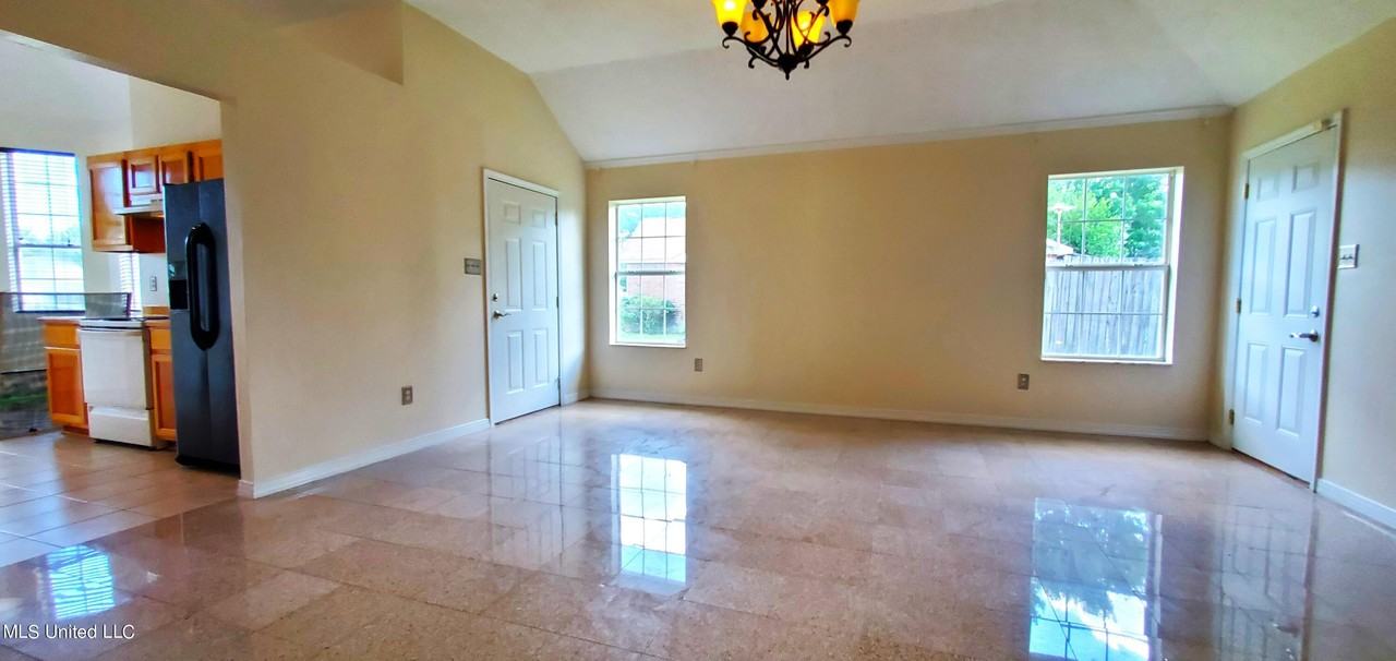 201 April Ln - Photo 3 of 15