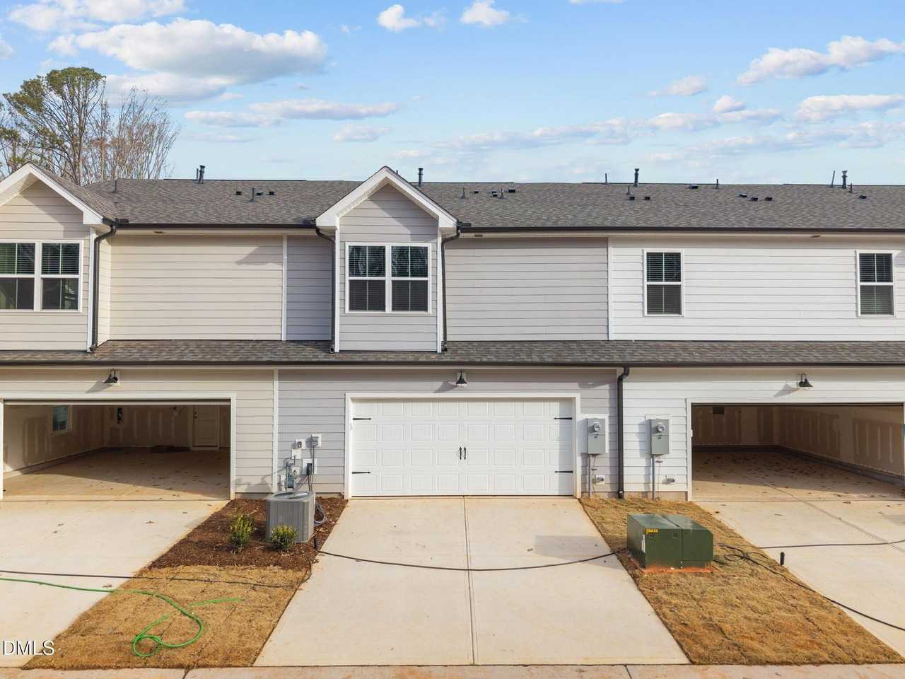 272 Fosterton Cottage Way - Photo 3 of 35