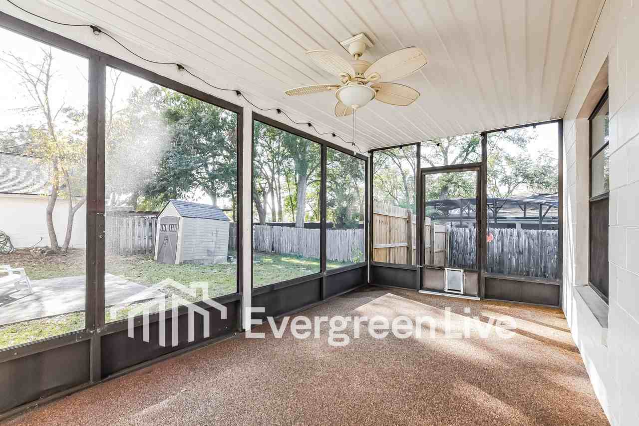 1946 Larkwood Dr - Photo 7 of 15