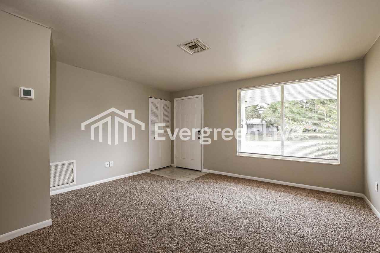 2038 Keyes Ln - Photo 3 of 15