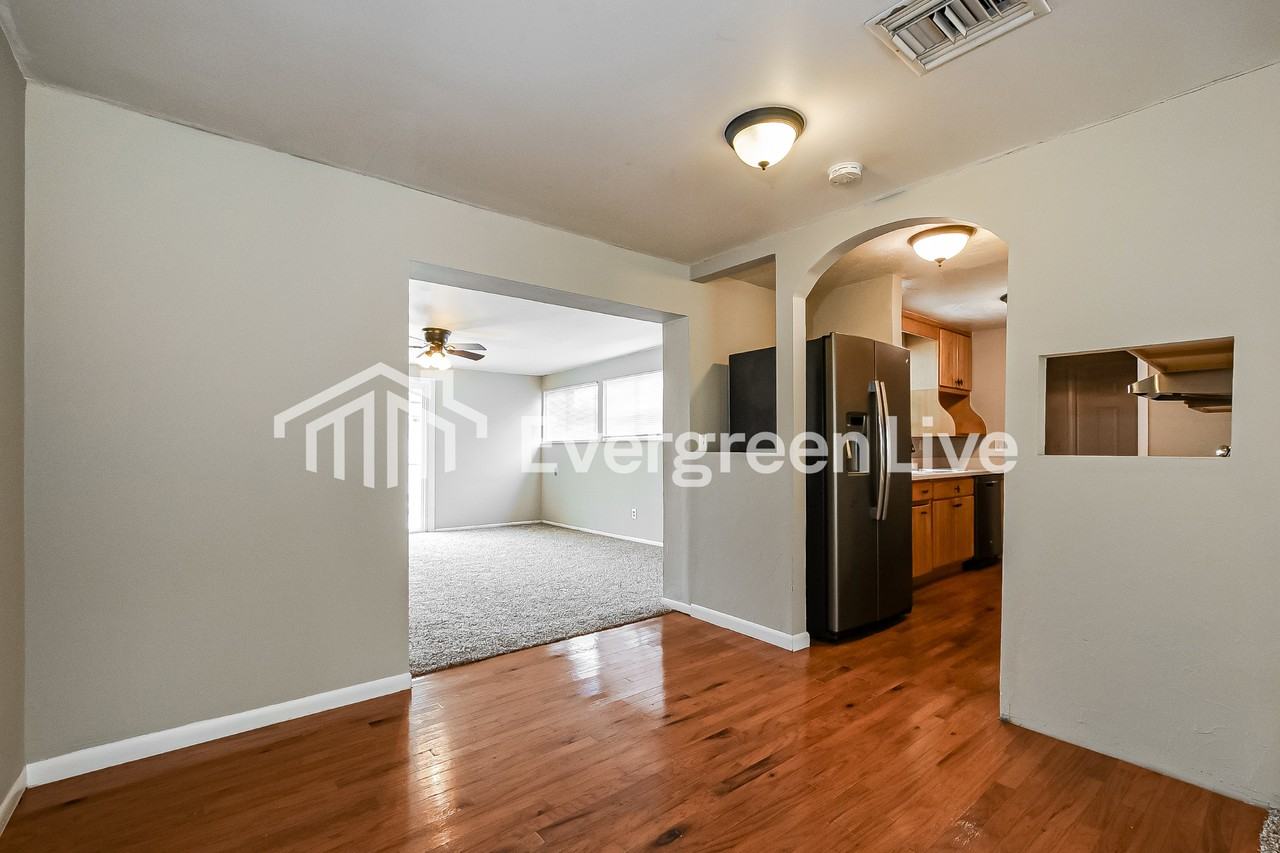 2038 Keyes Ln - Photo 4 of 15