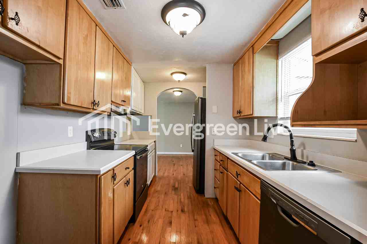 2038 Keyes Ln - Photo 5 of 15