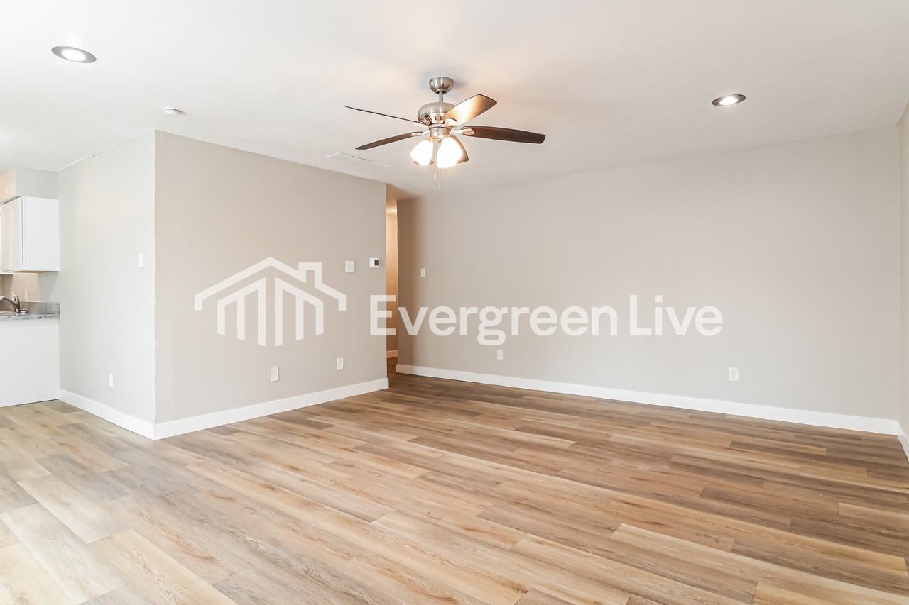 816 Jack St - Photo 7 of 15