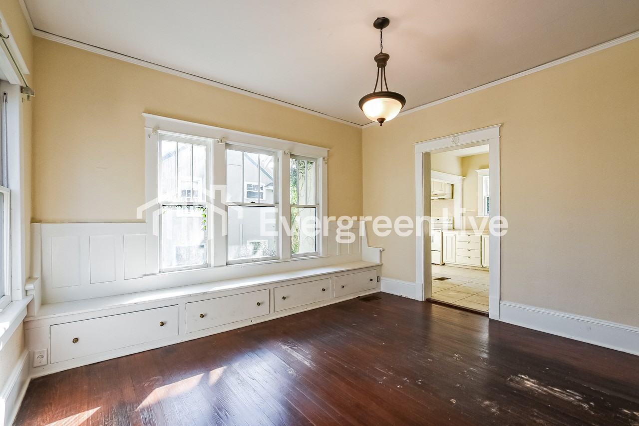 626 Washington Ave - Photo 6 of 16