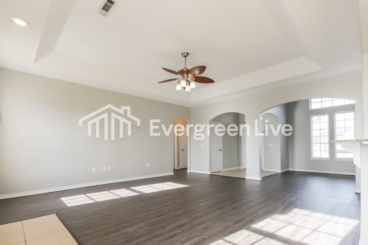 4303 Sw Brownstone Ave - Photo 2 of 15