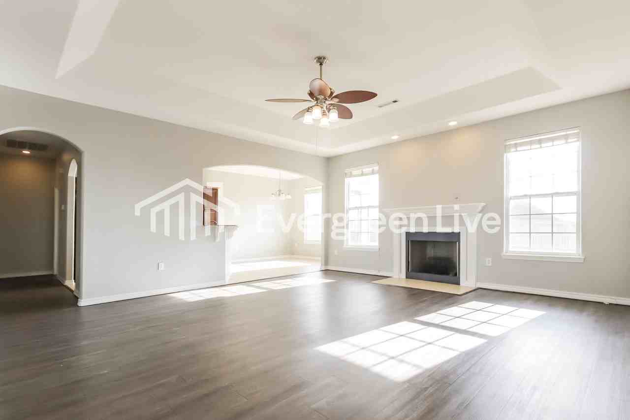 4303 Sw Brownstone Ave - Photo 4 of 15