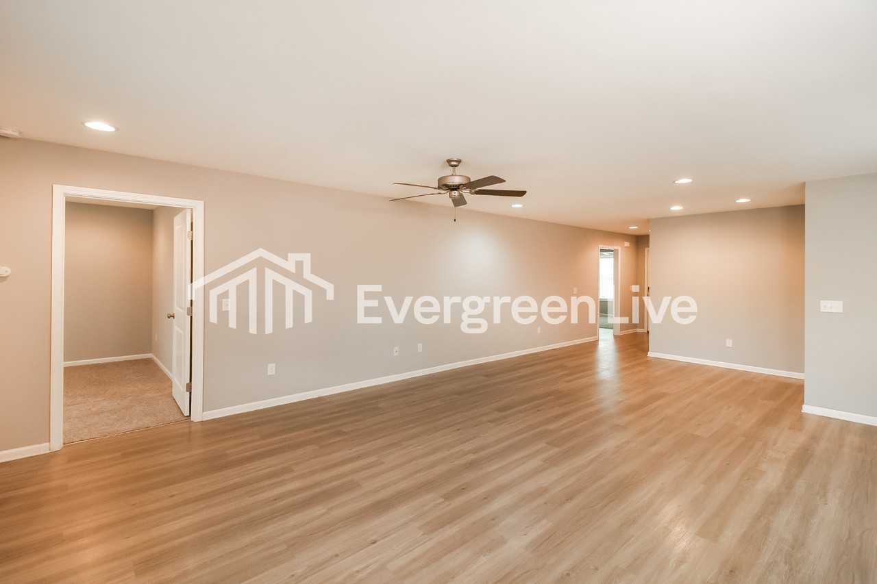 171 Bradford Cir - Photo 4 of 16