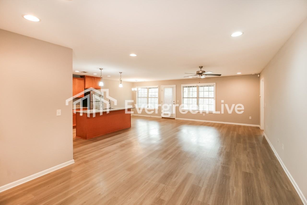 171 Bradford Cir - Photo 5 of 16