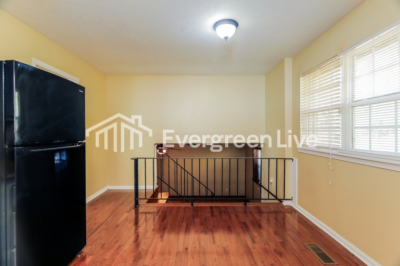 4012 Saint John Ln Nw - Photo 5 of 15