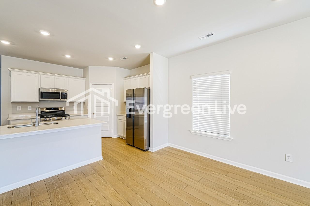 308 Pond Spring Dr - Photo 6 of 16