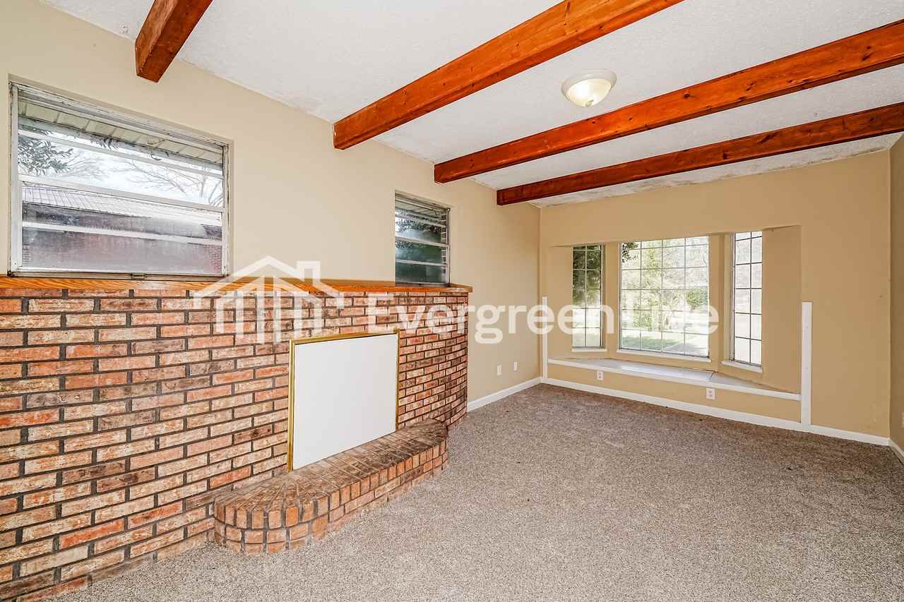 3322 Bonds Ave - Photo 5 of 15