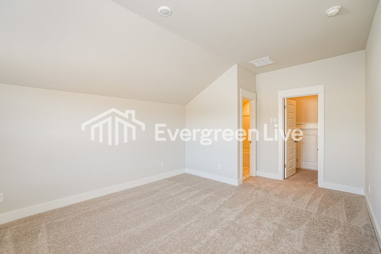 130 Bloomsbury St - Photo 6 of 15