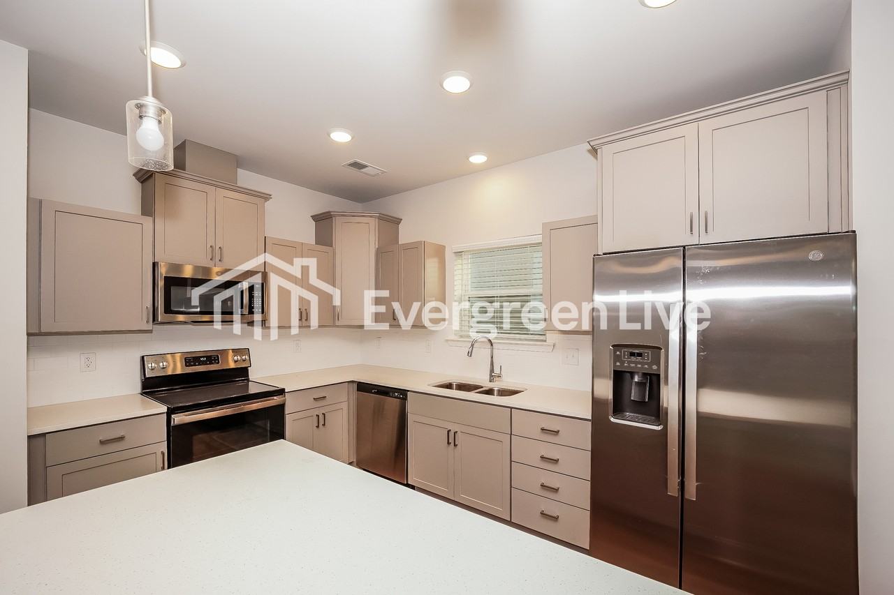 8327 Bearling Way - Photo 4 of 15