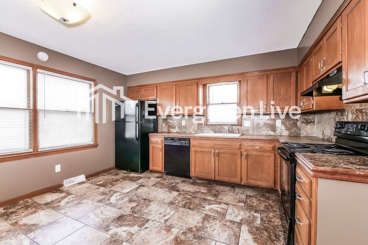 11622 Palmer Ave - Photo 6 of 15