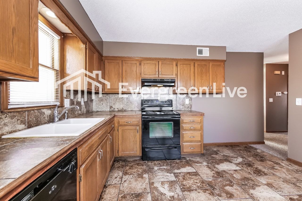 11622 Palmer Ave - Photo 7 of 15