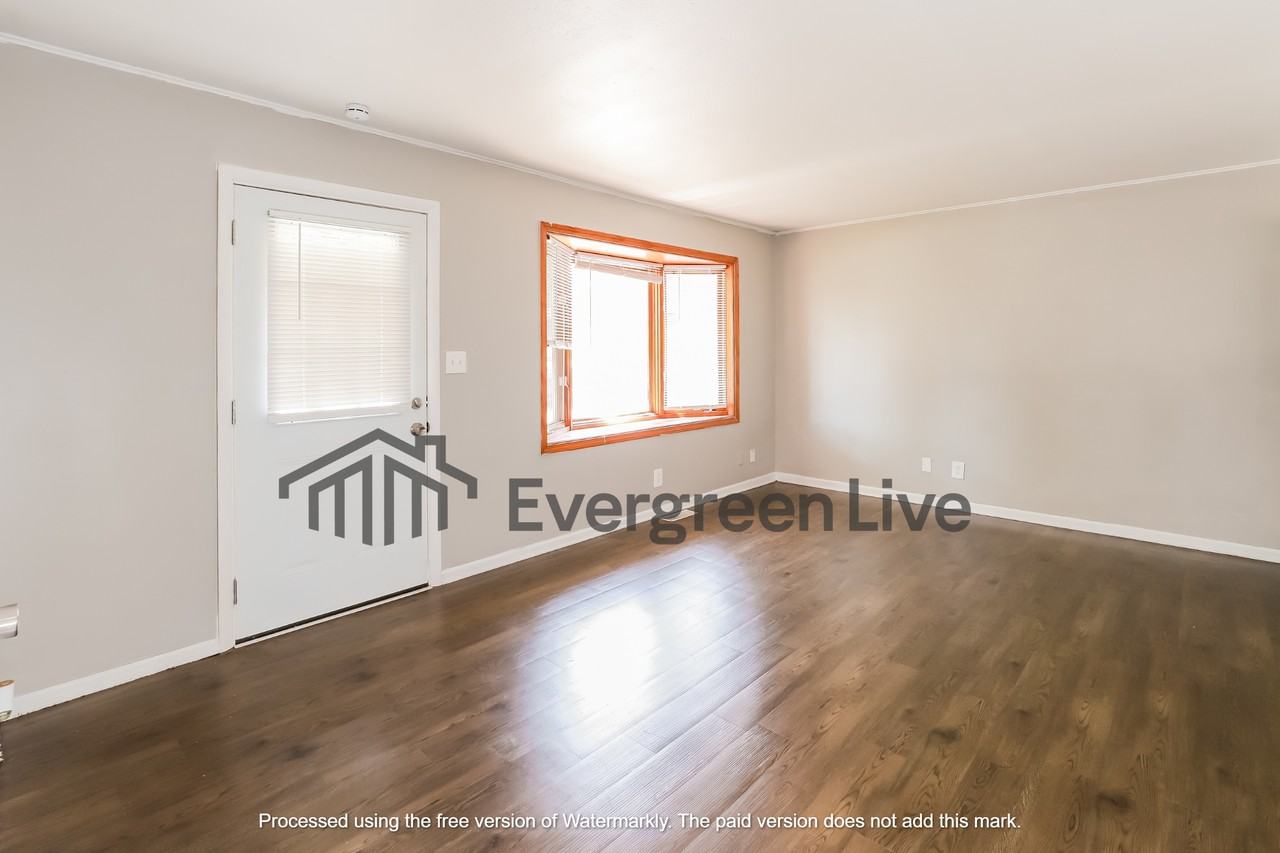 2920 Longwood Ave - Photo 2 of 15