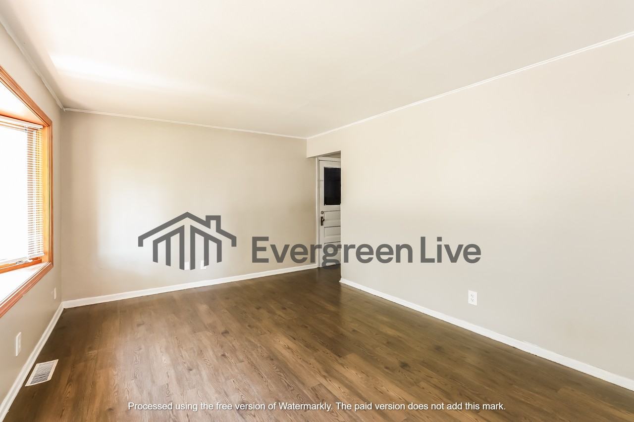 2920 Longwood Ave - Photo 3 of 15