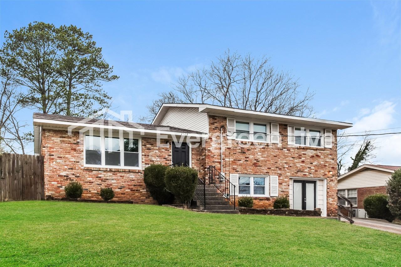 2523 Birchfield St Nw - Photo 2 of 15