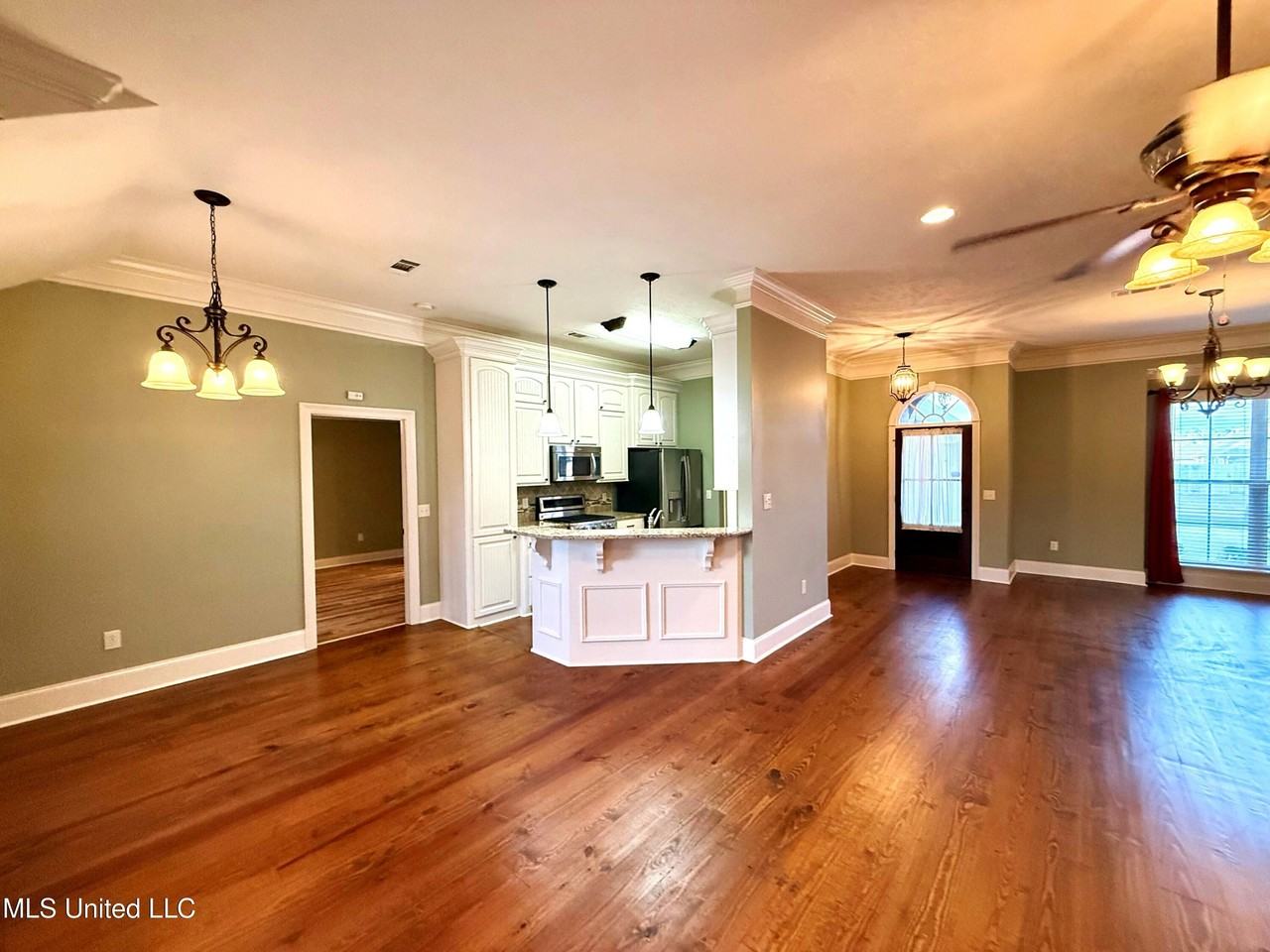 352 Austin Cir - Photo 7 of 17