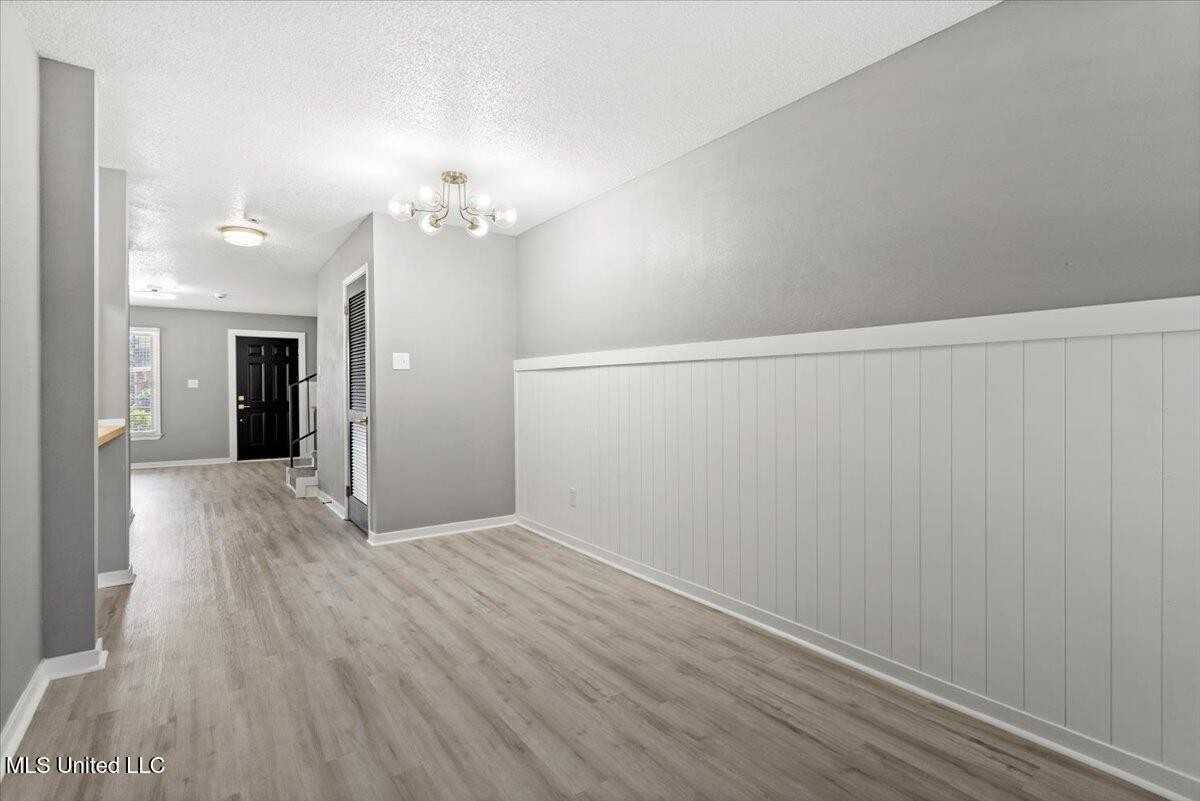 2501 Gulf Ave - Photo 4 of 33