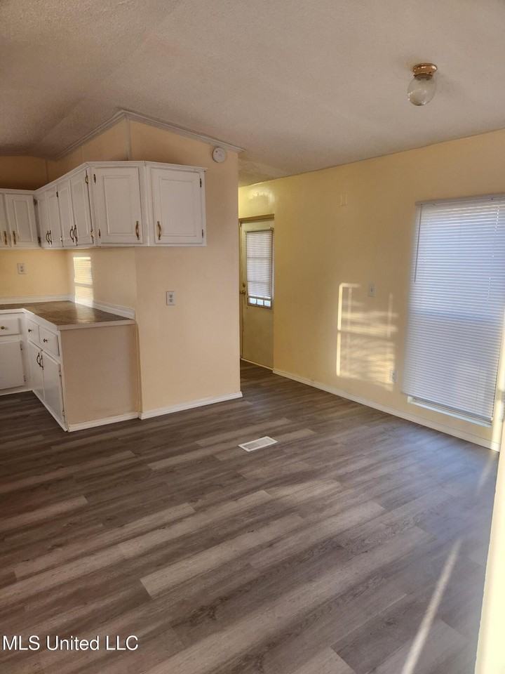 9267 Cuandet Rd - Photo 7 of 20