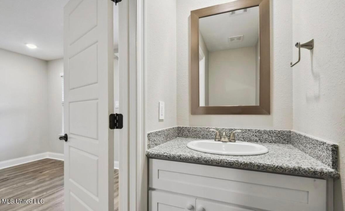 13377 Kelly St - Photo 6 of 8