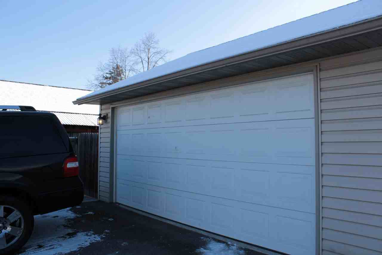 828 Defoe St #B - Photo 5 of 6